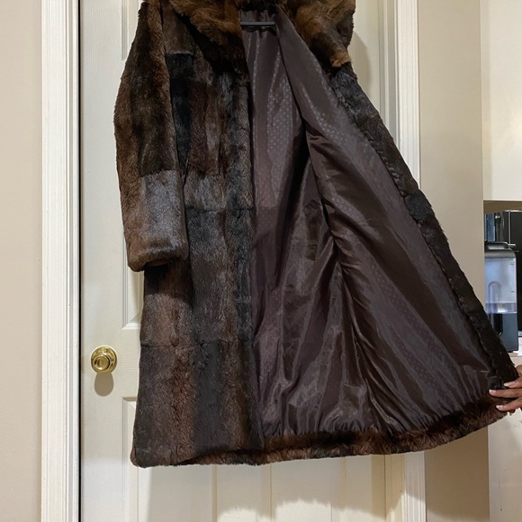 Custom Made Chinchilla Long Fur Coat. Size 12. Made in Dubai. Like New. - Picture 3 of 9